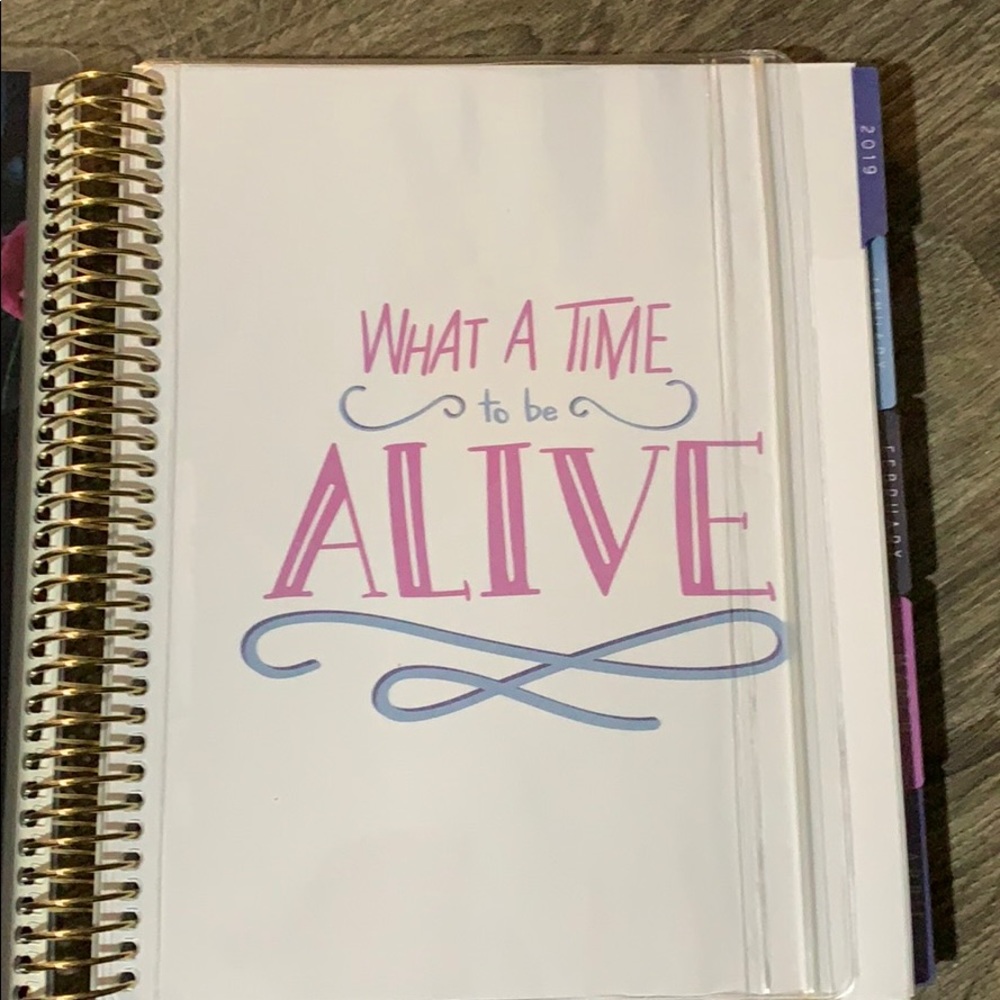 “Every Moment Matters" laminated spiral planner - Picture 2 of 8